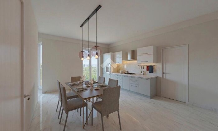 Appartamento trilocale in vendita in Via dei Mulini, Codogno