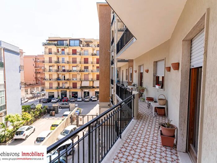 Appartamento con 6 locali in vendita in Siracusa