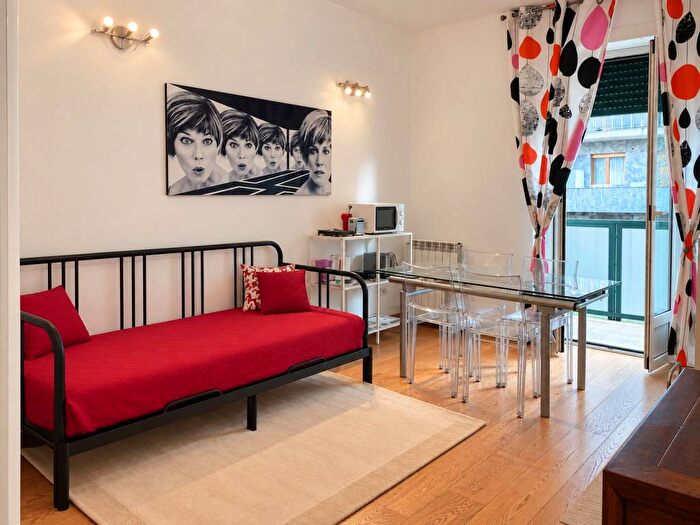 Appartamento trilocale in affitto in Via Cardinale Giovanni Cagliero, Maggiolina, Milano