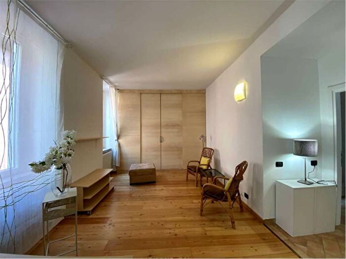 Appartamento bilocale in affitto in Centro Storico, Como