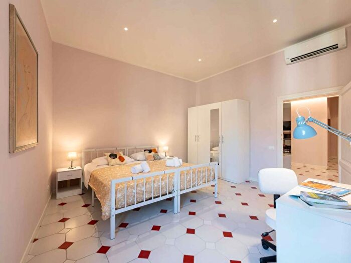 Appartamento con 5 locali in affitto in Via degli Alfani, San Marco SS Annunziata, Firenze