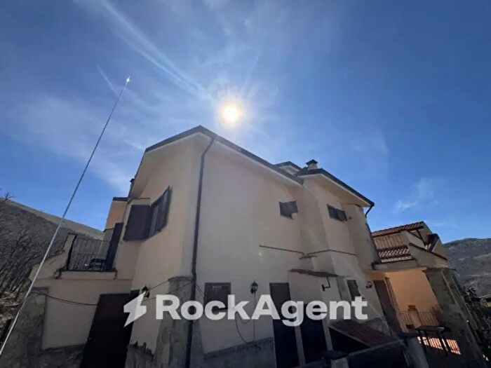 Appartamento bilocale in vendita in Via Valle Maggiore Lucoli, Lucoli