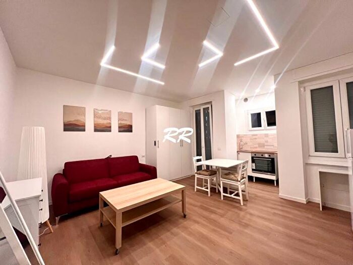 Appartamento monolocale in affitto in Via Biella, Famagosta, Milano