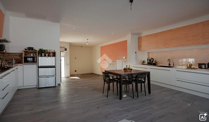 Appartamento trilocale in vendita in Via Verona, Lequile