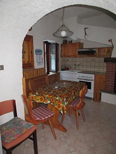 Appartamento quadrilocale in vendita in Teglio