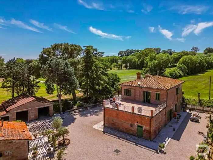 Casa con 6 locali in vendita in Via di Lucignano, Foiano Della Chiana
