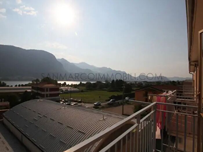 Appartamento trilocale in vendita in Garlate