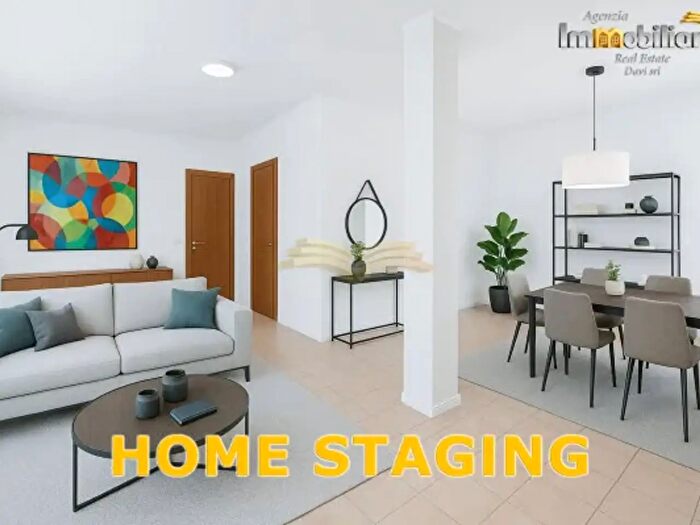 Appartamento quadrilocale in vendita in Via Aprile, Valenza