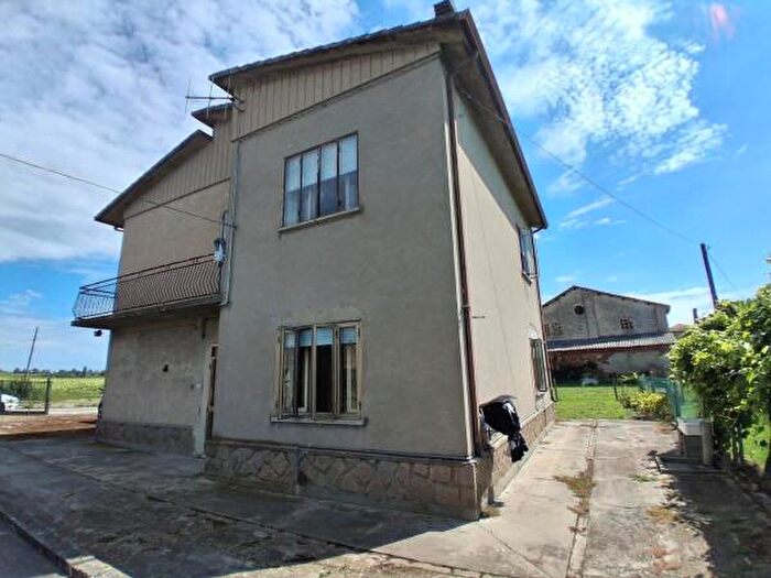 Casa con 6 locali in vendita in Corbola