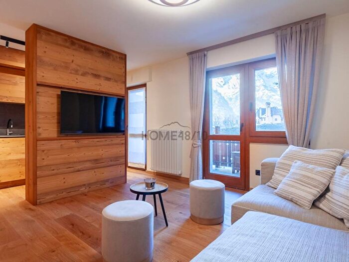 Appartamento trilocale in affitto in Strada Regionale, Centro, Courmayeur