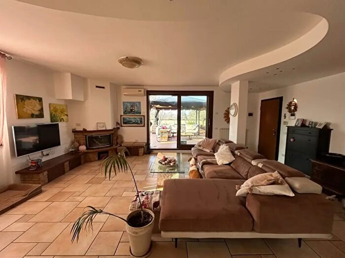 Appartamento quadrilocale in vendita in Via Enrico Fermi, Zibido San Giacomo