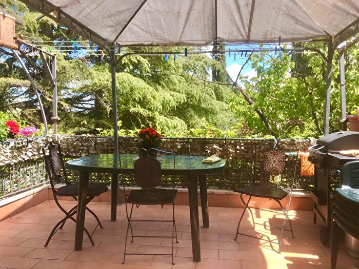 Appartamento con 5 locali in vendita in Asciano