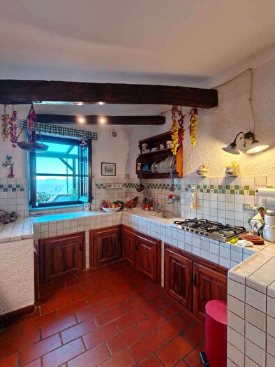 Casa con 6 locali in vendita in Calice Al Cornoviglio