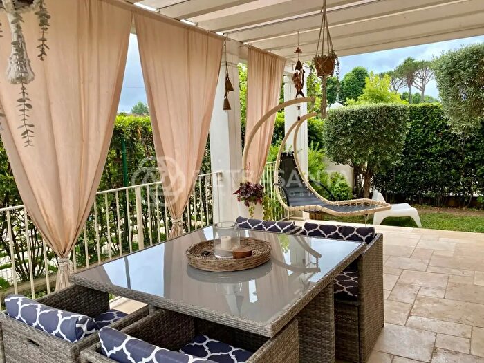 Casa con 12 locali in vendita in Pietrasanta