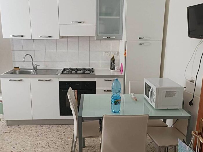 Appartamento trilocale in affitto in Via Francesco Simonetta, Centro, Cosenza