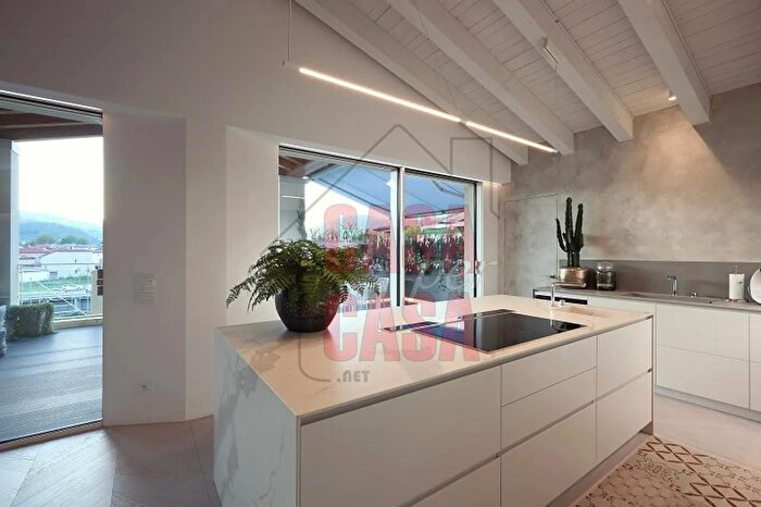 Appartamento quadrilocale in vendita in Via Maggio, Abano Terme