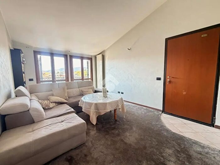 Appartamento bilocale in vendita in Via G B Moroni, Gorlago