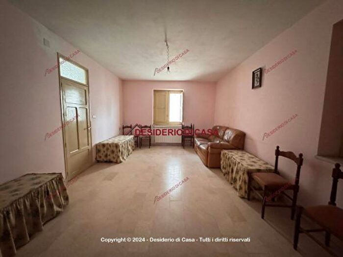 Casa quadrilocale in vendita in Via Spartenza, Petralia Sottana