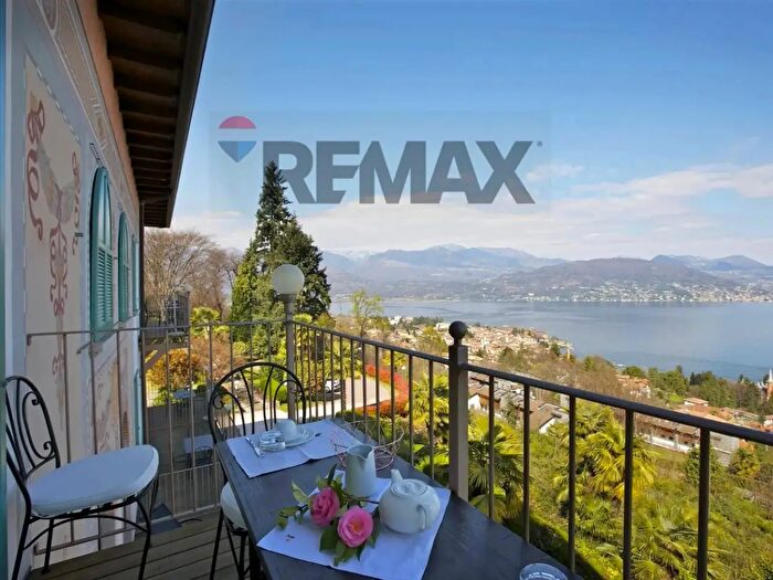 Appartamento trilocale in vendita in Via Mottarone Loita, Baveno