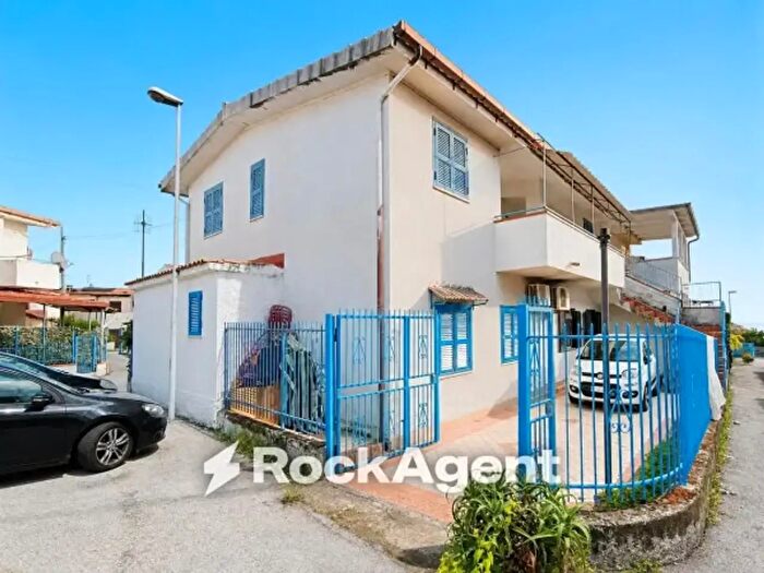 Appartamento con 5 locali in vendita in Viale Raffaello, Scalea
