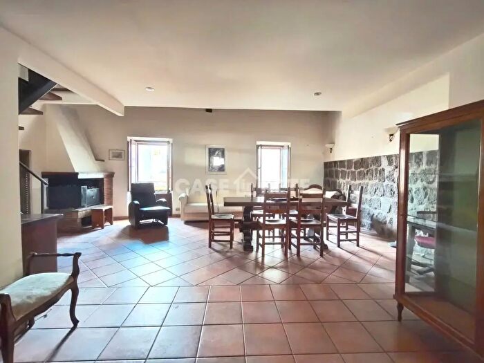 Appartamento trilocale in vendita in Via Lucchi, Viterbo