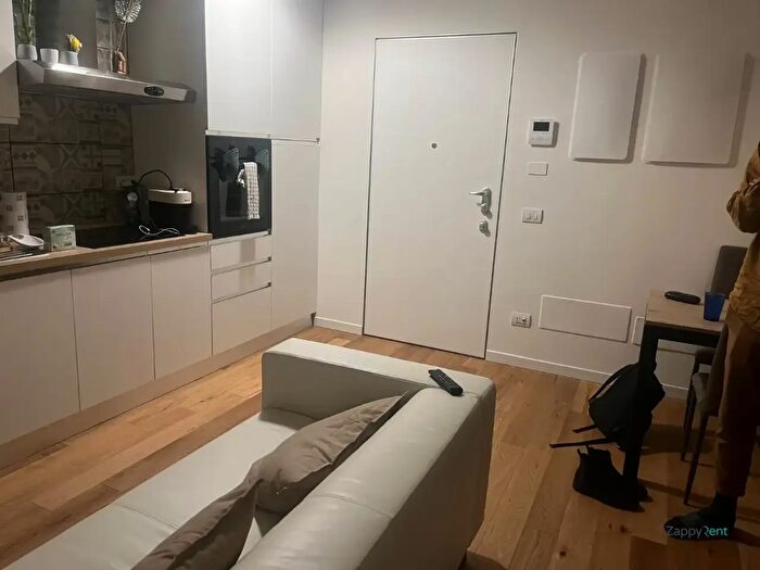 Appartamento bilocale in affitto in Piazza Melozzo da Forlì, Milano