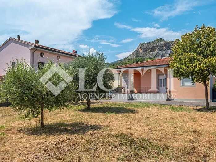 Casa con 5 locali in affitto in Vicopisano