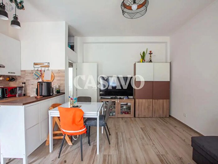 Appartamento trilocale in vendita in Via Privata Liutprando, Milano