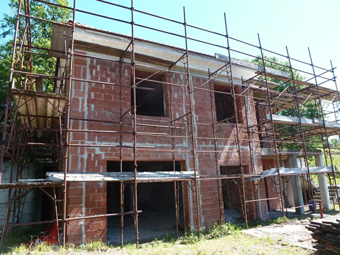 Casa con 7 locali in vendita in Campomorone