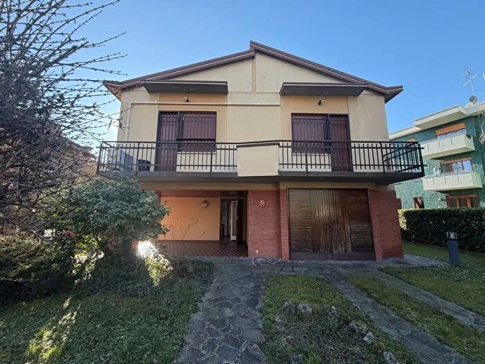 Casa in vendita in Via Ginestra, Cusano Milanino