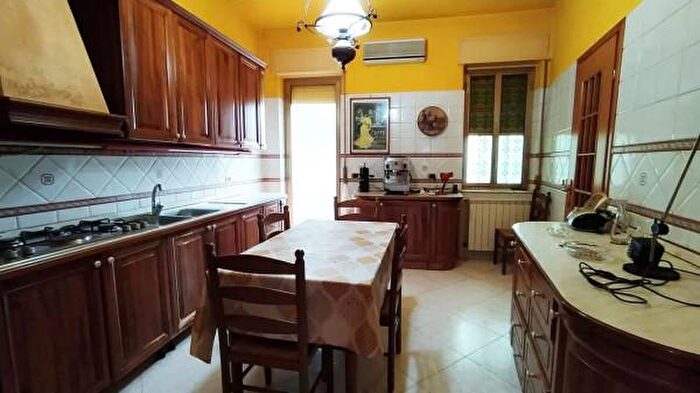 Appartamento con 5 locali in vendita in Piazza Europa SNC, Acireale