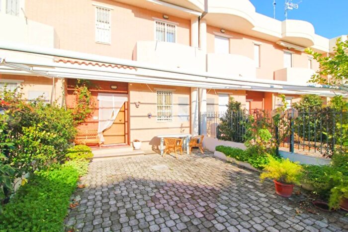 Casa quadrilocale in vendita in Via Matera, Campomarino