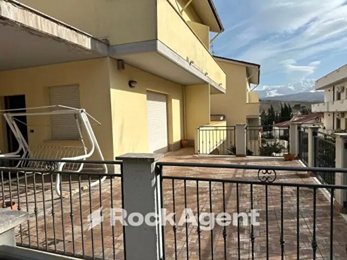 Casa con 6 locali in vendita in Via Maragona, Torre De Passeri