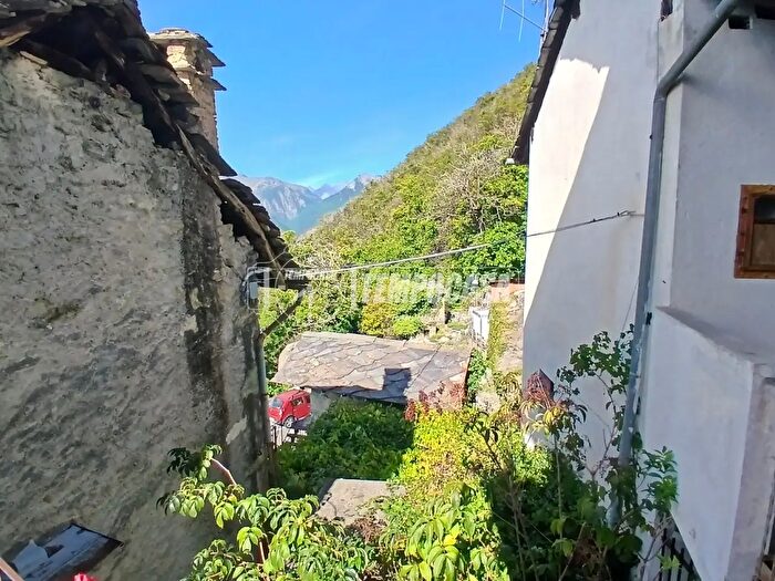 Appartamento bilocale in vendita in Perloz