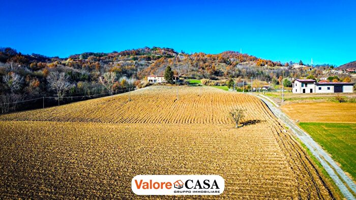 Casa con 9 locali in vendita in Bistagno