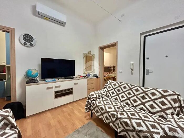 Appartamento trilocale in vendita in Via Vanini, Savona