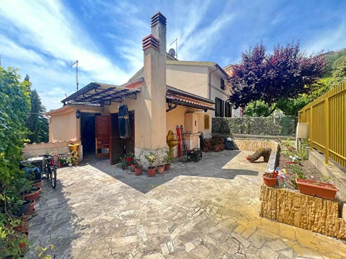 Casa con 5 locali in vendita in Ponzano Romano, Ponzano Romano