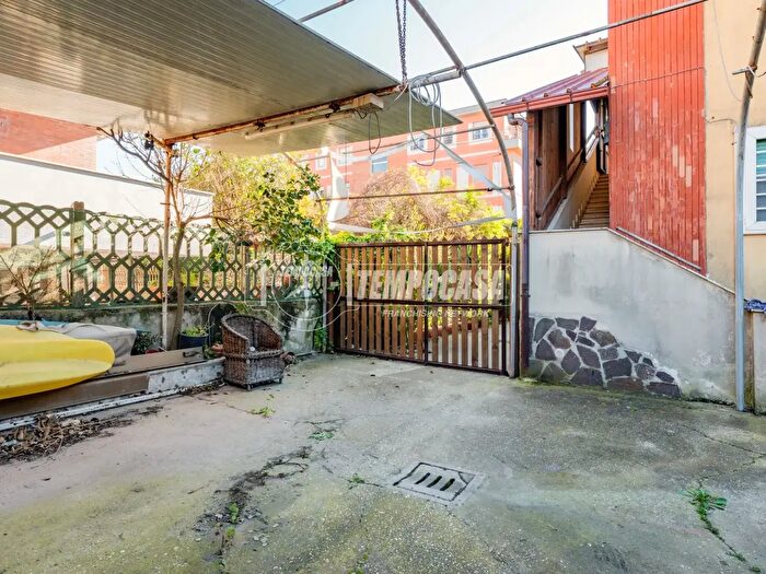 Appartamento trilocale in vendita in Via Sanluri, Fiumicino