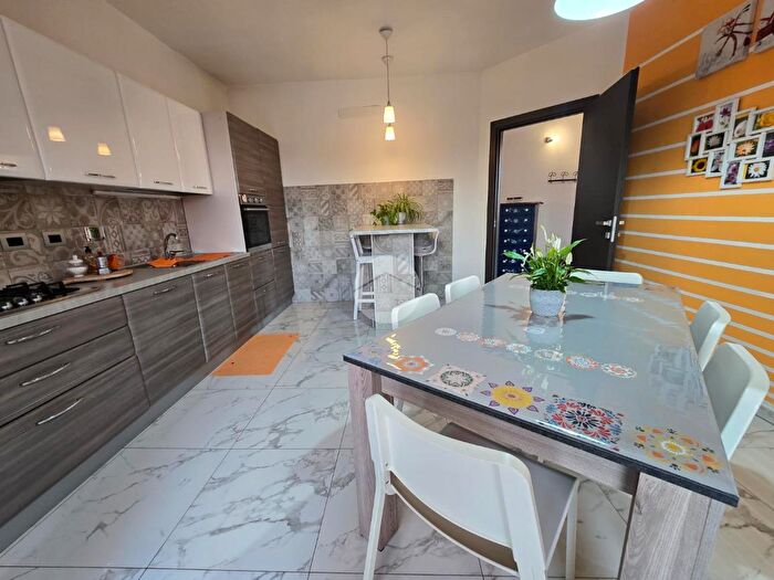 Casa quadrilocale in vendita in Via Don Turinetti, Bosconero