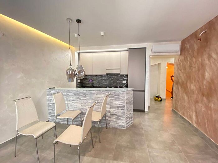 Appartamento trilocale in affitto in Via San Bernardino, Stazione, Bergamo