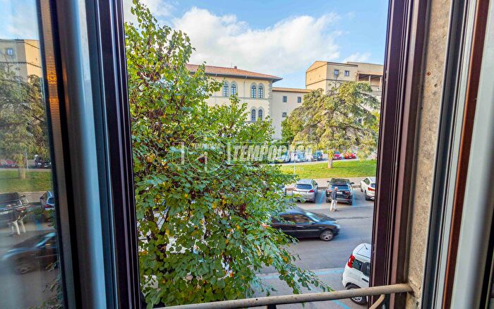 Appartamento trilocale in vendita in Piazza della Rocca, Viterbo