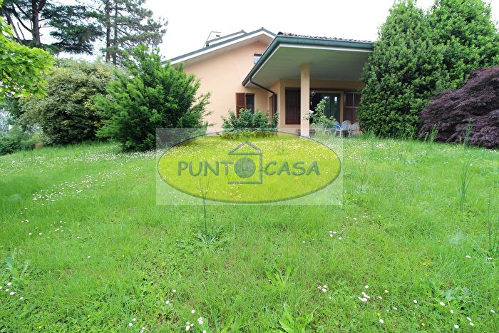 Casa con 7 locali in vendita in Via Giuseppe Mazzini, Borghetto Lodigiano