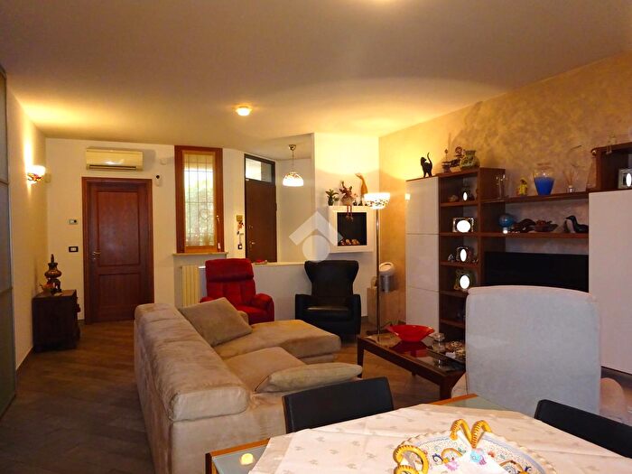 Casa quadrilocale in vendita in Ferrara