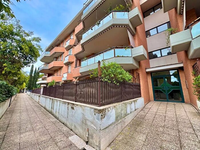 Appartamento trilocale in affitto in Largo Alessandria del Carretto, Roma