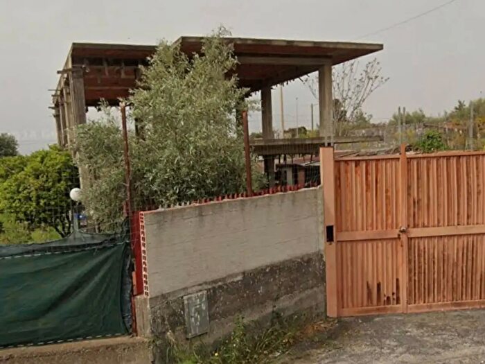 Casa con 8 locali in vendita in Via Santa Margherita, Mascalucia