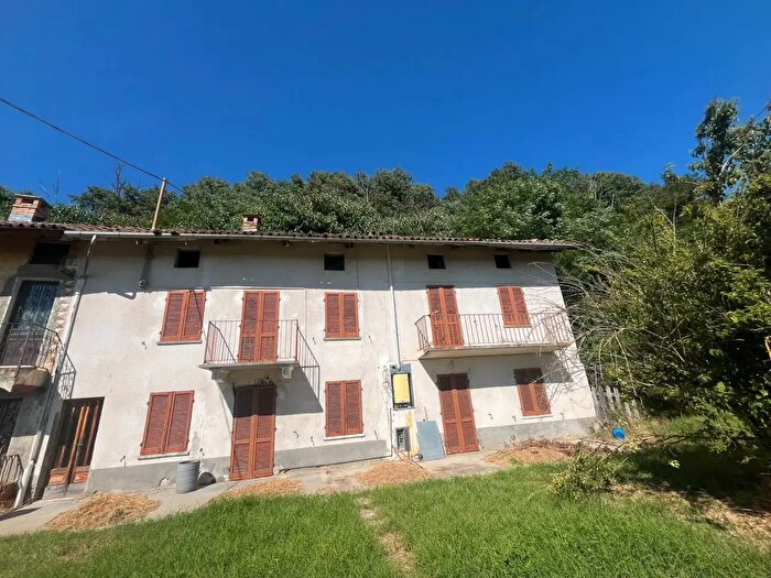 Appartamento con 6 locali in vendita in Via San Giorgio, Belveglio