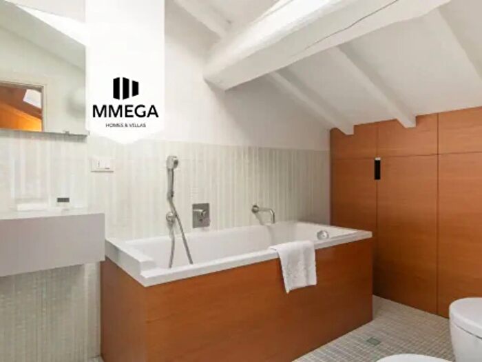 Appartamento trilocale in vendita in Via del Bobolino, Firenze