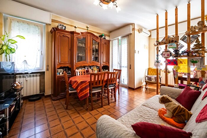 Appartamento trilocale in vendita in Via Antonio Canova, Varese