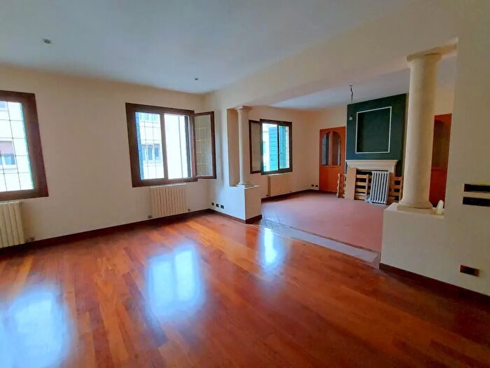 Appartamento con 6 locali in vendita in Via Beato Pellegrino, Padova