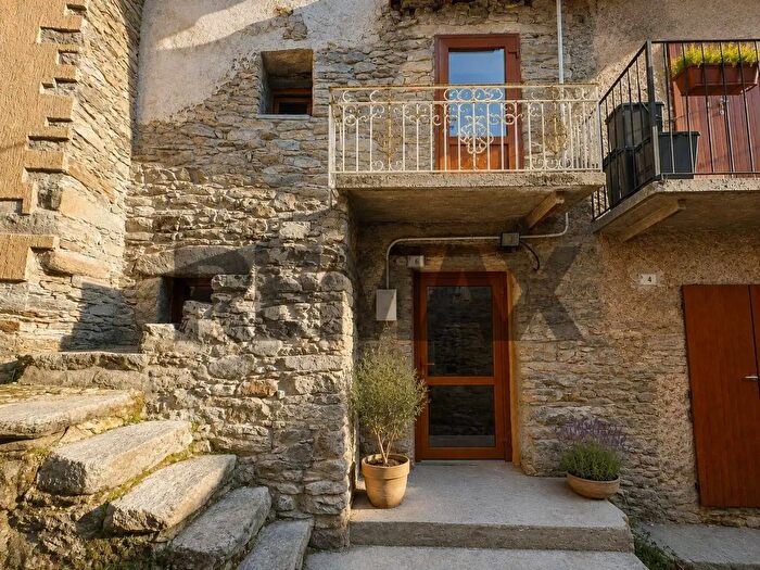 Casa trilocale in vendita in Brovello Carpugnino